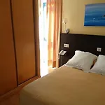 Habitat Cm Πανσιόν Muxia